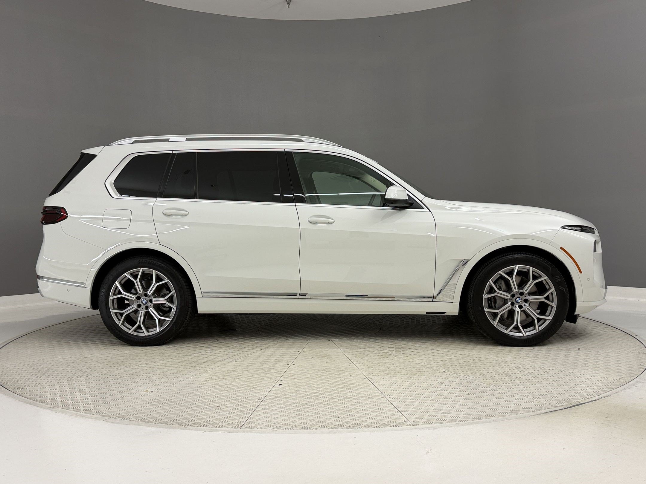 Used 2026 BMW X7 xDrive40i AWD/4WD image 8