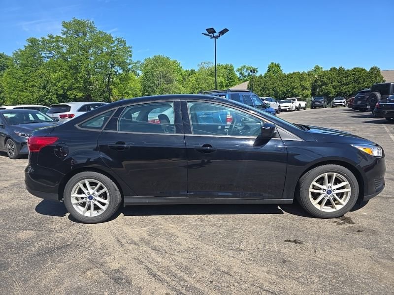 Used 2018 Ford Focus SE FWD image 9
