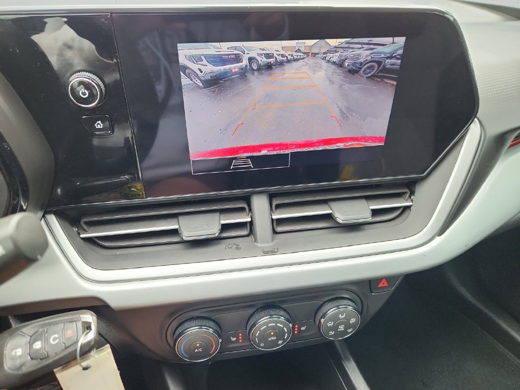 Used 2024 Chevrolet Trax RS FWD image 21