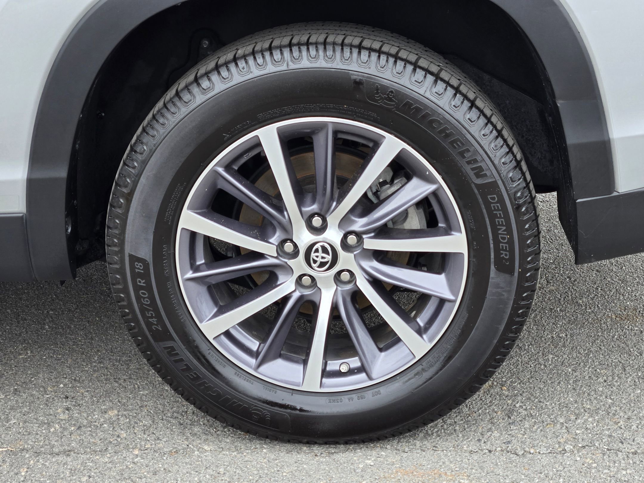 Used 2019 Toyota Highlander XLE image 17