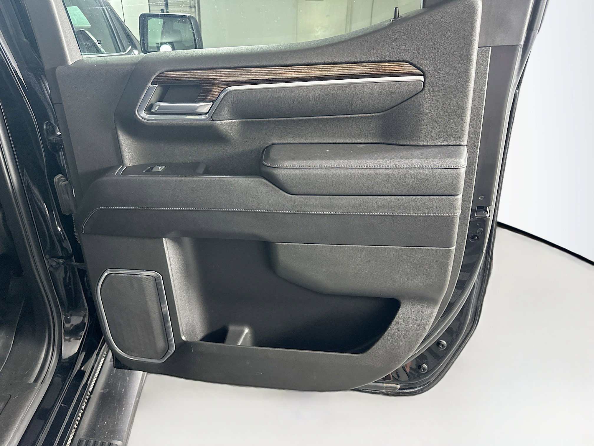 Used 2023 GMC Sierra 1500 Elevation image 29