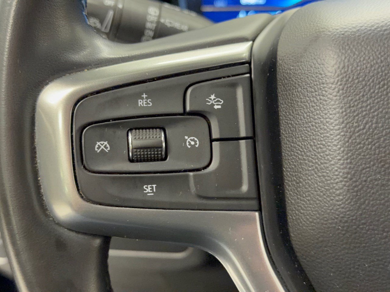 Used 2024 Chevrolet Tahoe LT AWD/4WD image 18