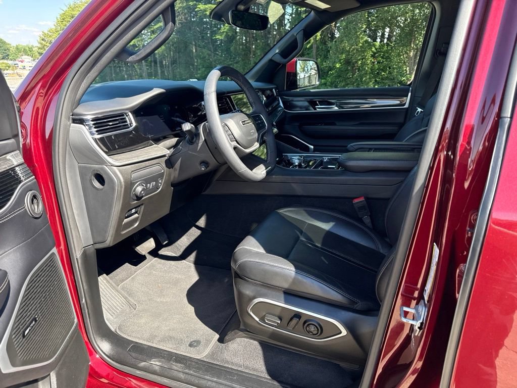 Used 2022 Jeep Wagoneer Series II w/ Convenience Group I AWD/4WD image 18