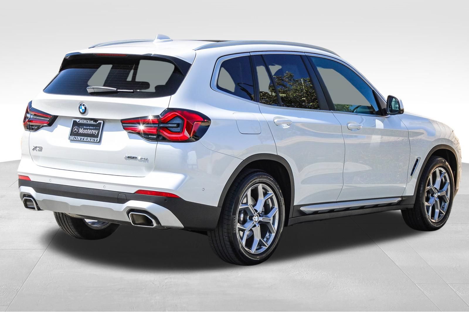 Used 2024 BMW X3 xDrive30i w/ Premium Package AWD/4WD image 8
