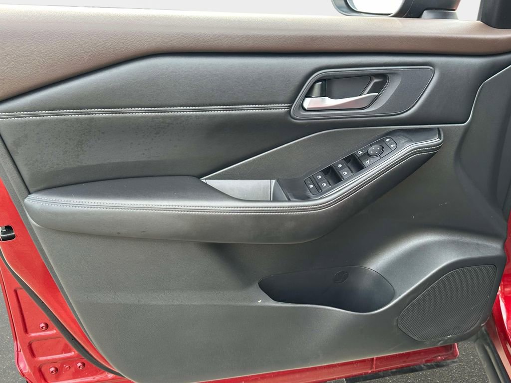 Certified 2023 Nissan Rogue SV w/ SV Premium B Package image 15