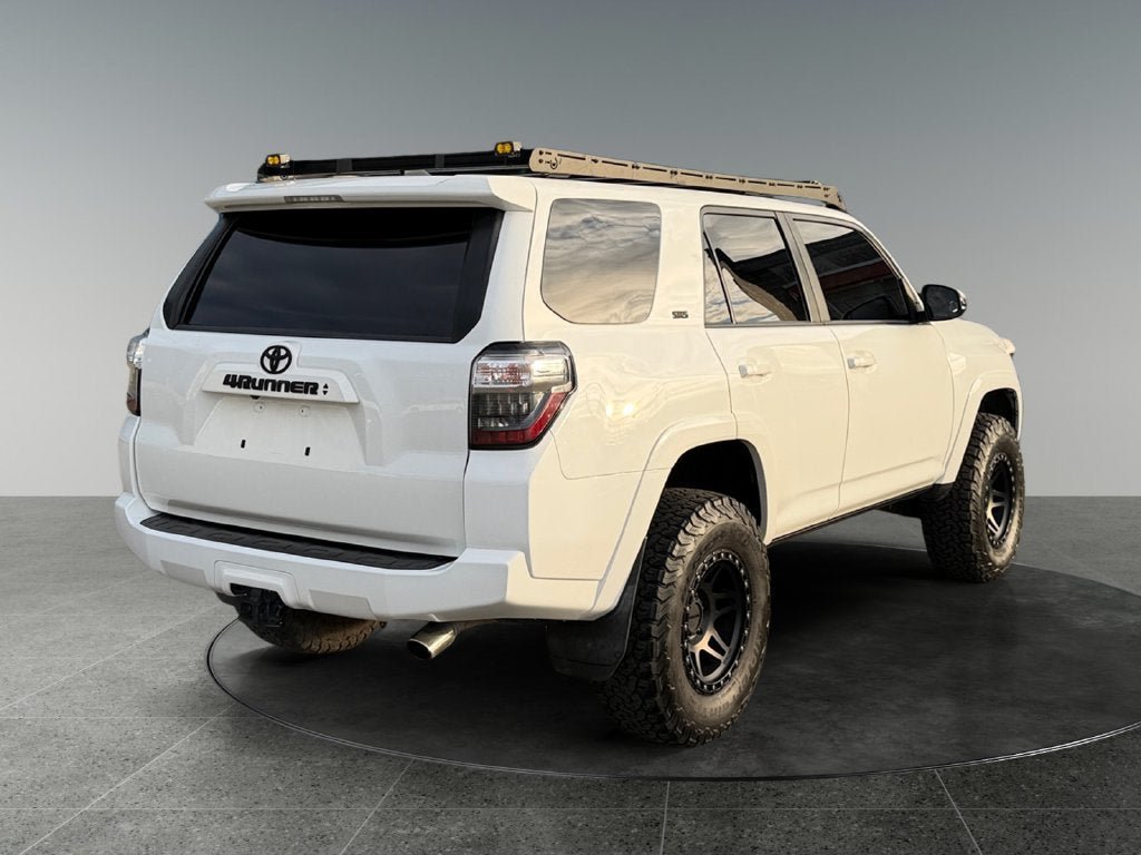 Used 2020 Toyota 4Runner SR5 Premium w/ Moonroof Package AWD/4WD image 9