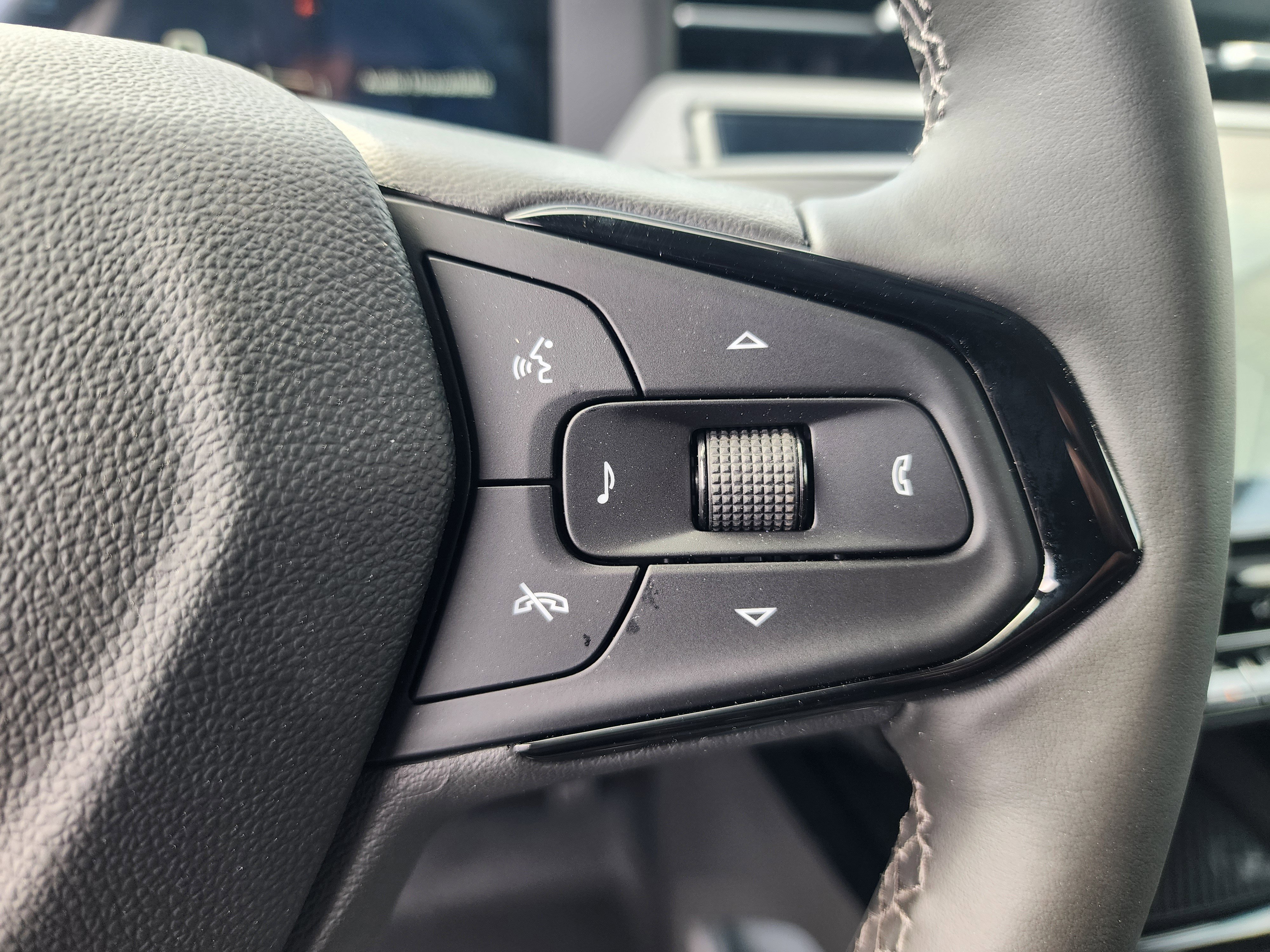 New 2027 Chevrolet Bolt LT image 27