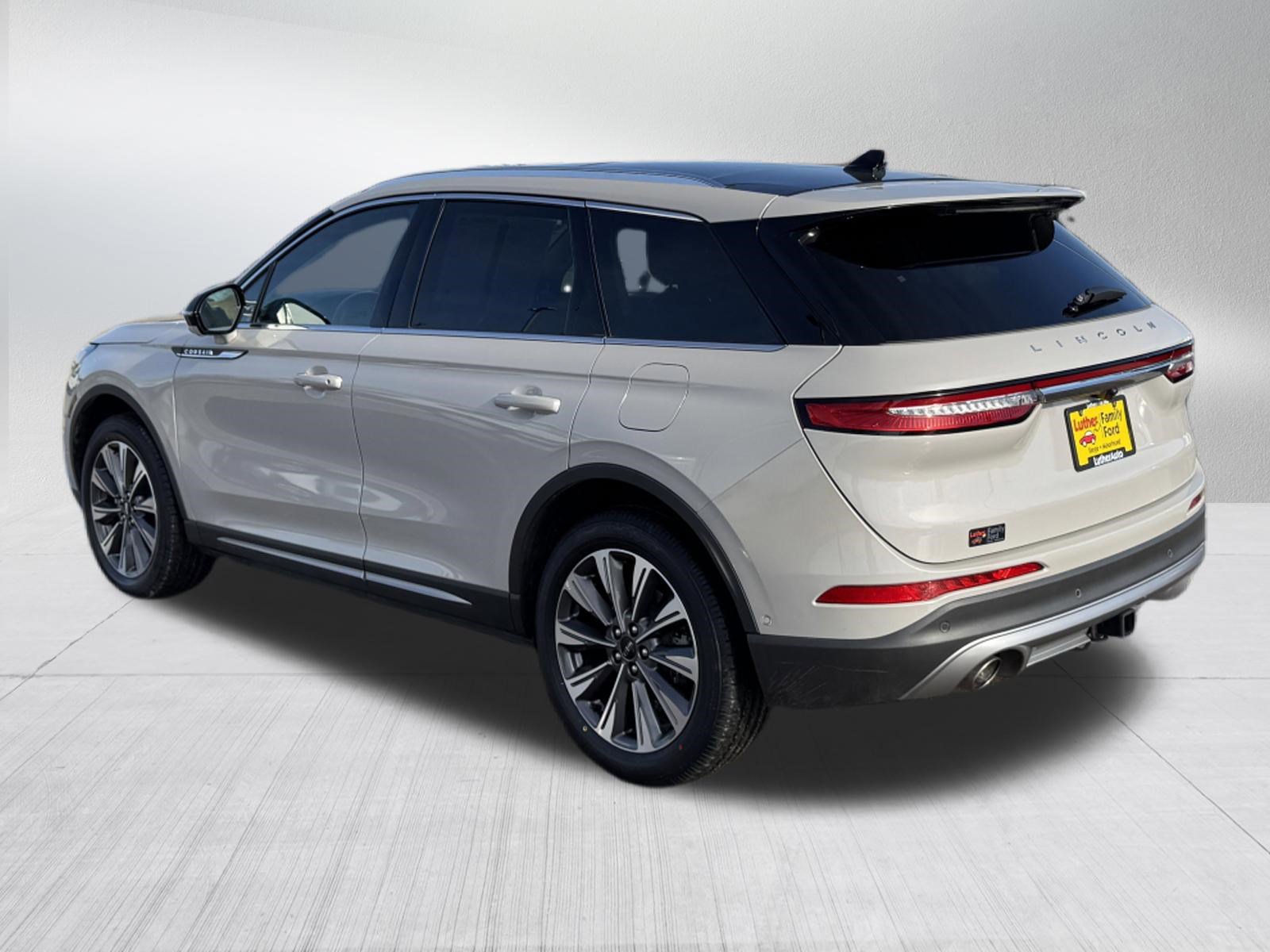 Used 2022 Lincoln Corsair Reserve w/ Luxury Package image 5