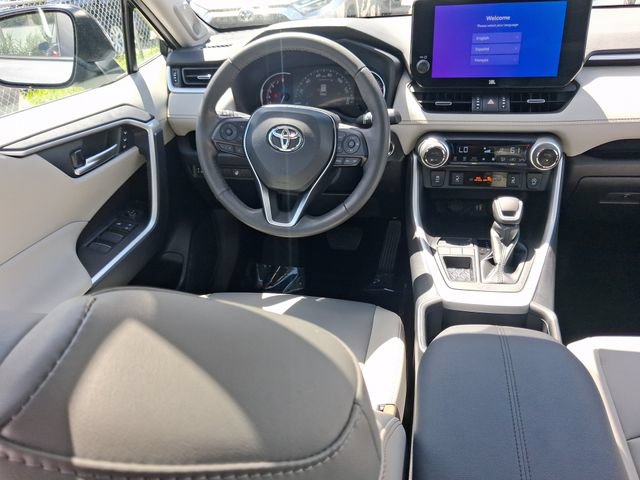 Used 2023 Toyota RAV4 XLE Premium FWD image 8