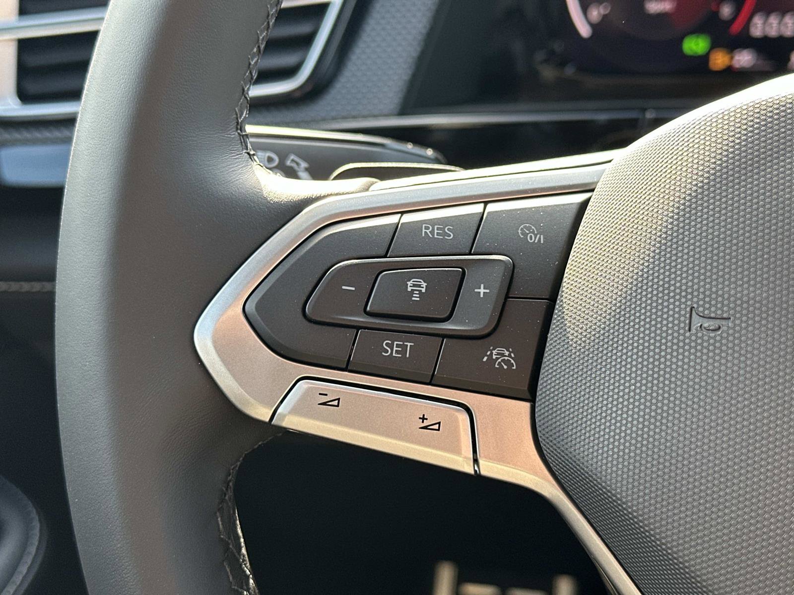 New 2026 Volkswagen Atlas Cross Sport SEL R-Line image 22