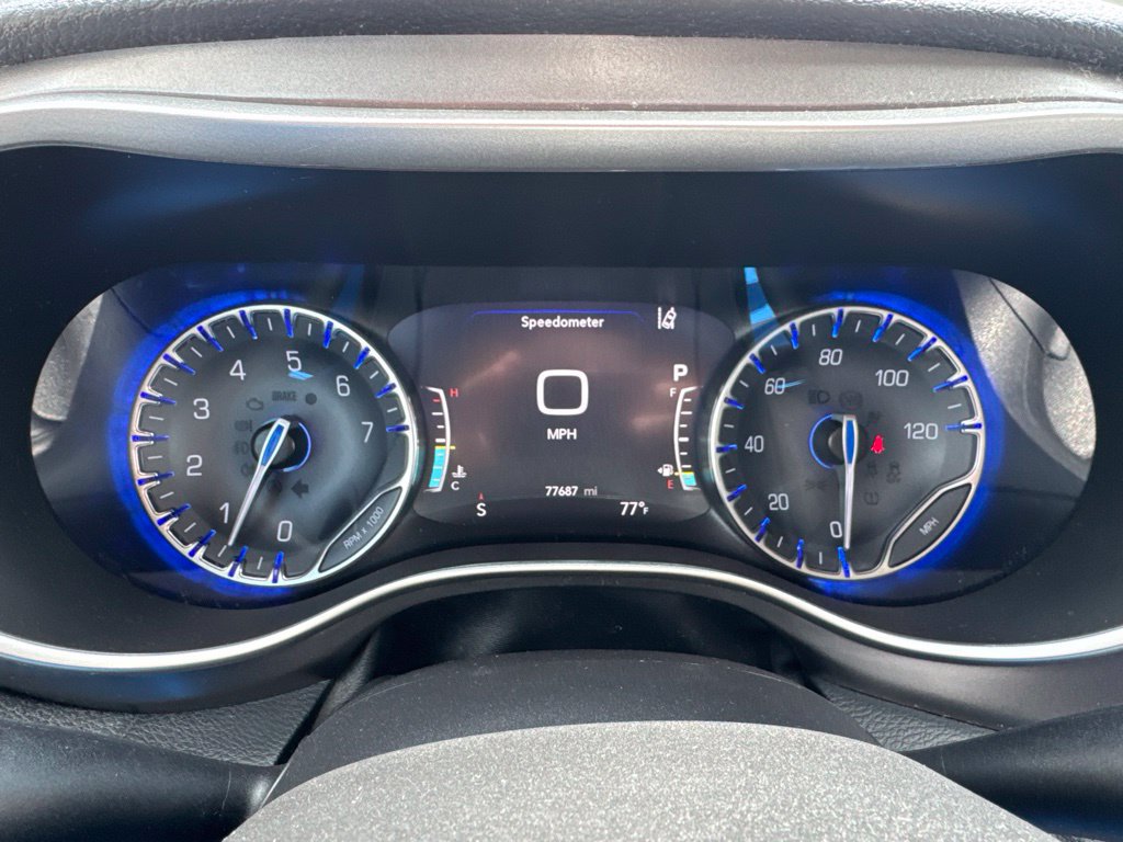 Used 2021 Chrysler Pacifica Touring-L w/ Premium & Safety Sphere Group AWD/4WD image 16