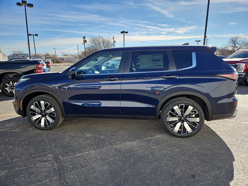 New 2026 Mitsubishi Outlander SE image 7