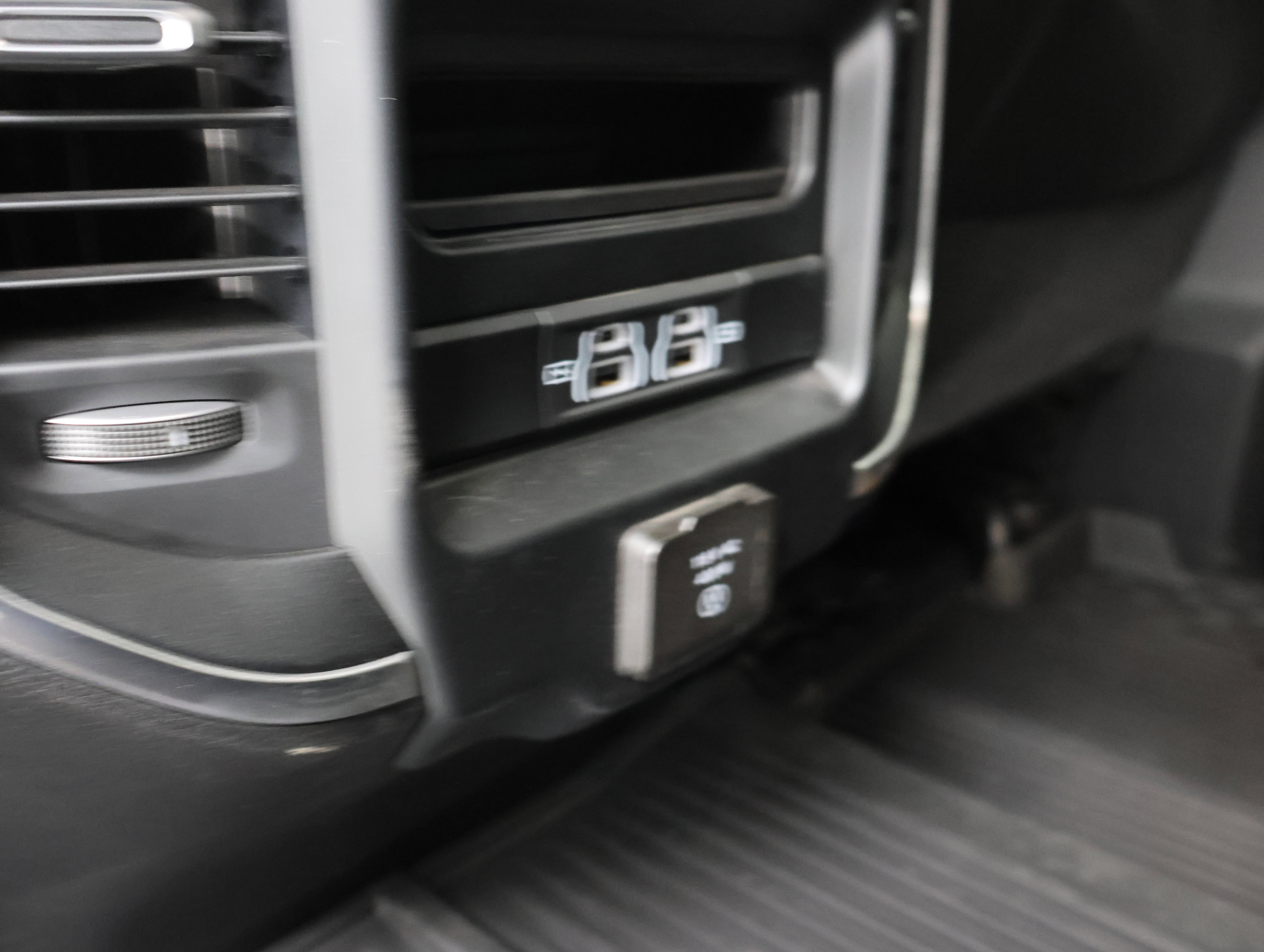 Used 2024 RAM 3500 Laramie w/ Night Edition AWD/4WD image 36