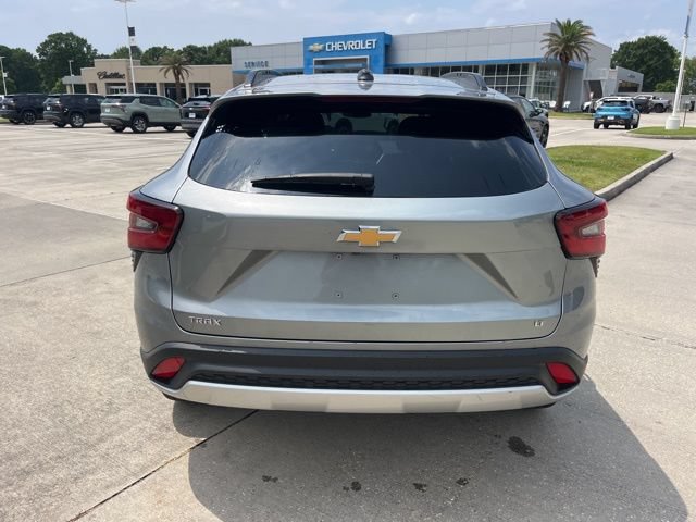 Used 2025 Chevrolet Trax LT w/ LT Convenience Package FWD image 5