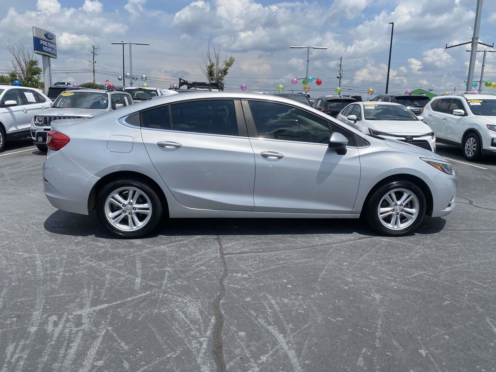 Used 2017 Chevrolet Cruze LT FWD image 7