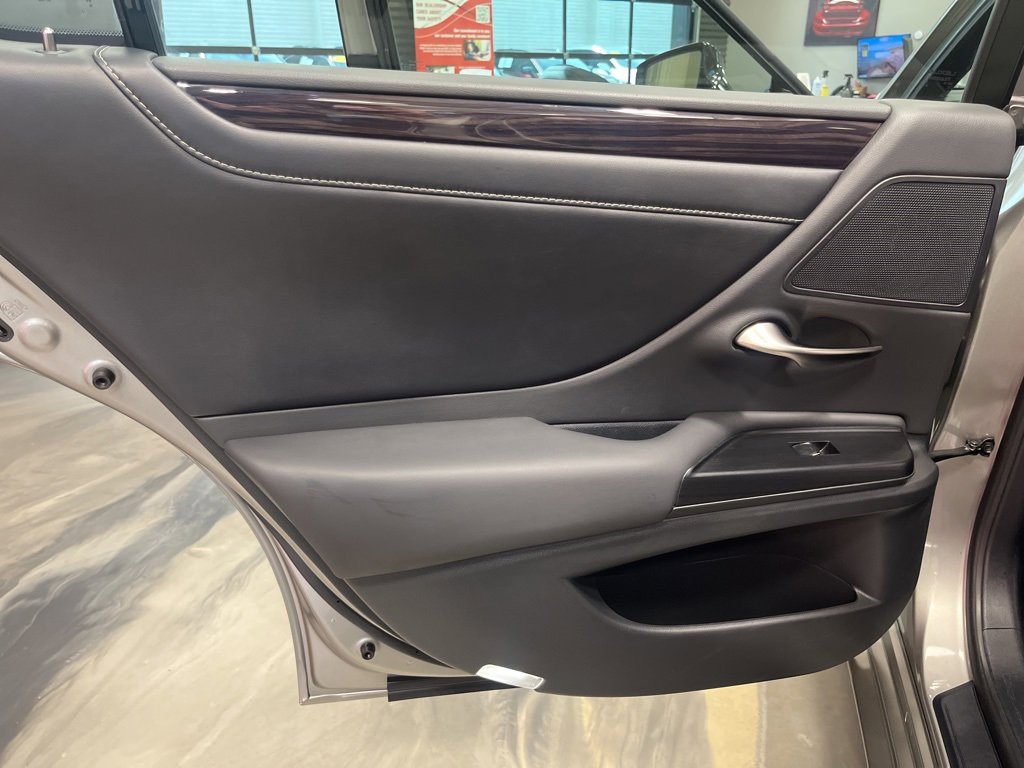 Used 2021 Lexus ES 350 w/ Premium Package image 10