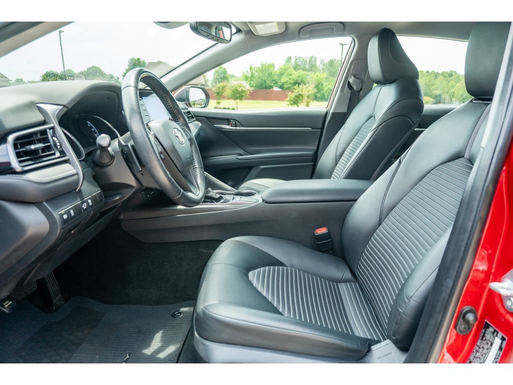 Used 2022 Toyota Camry SE w/ Convenience Package FWD image 12