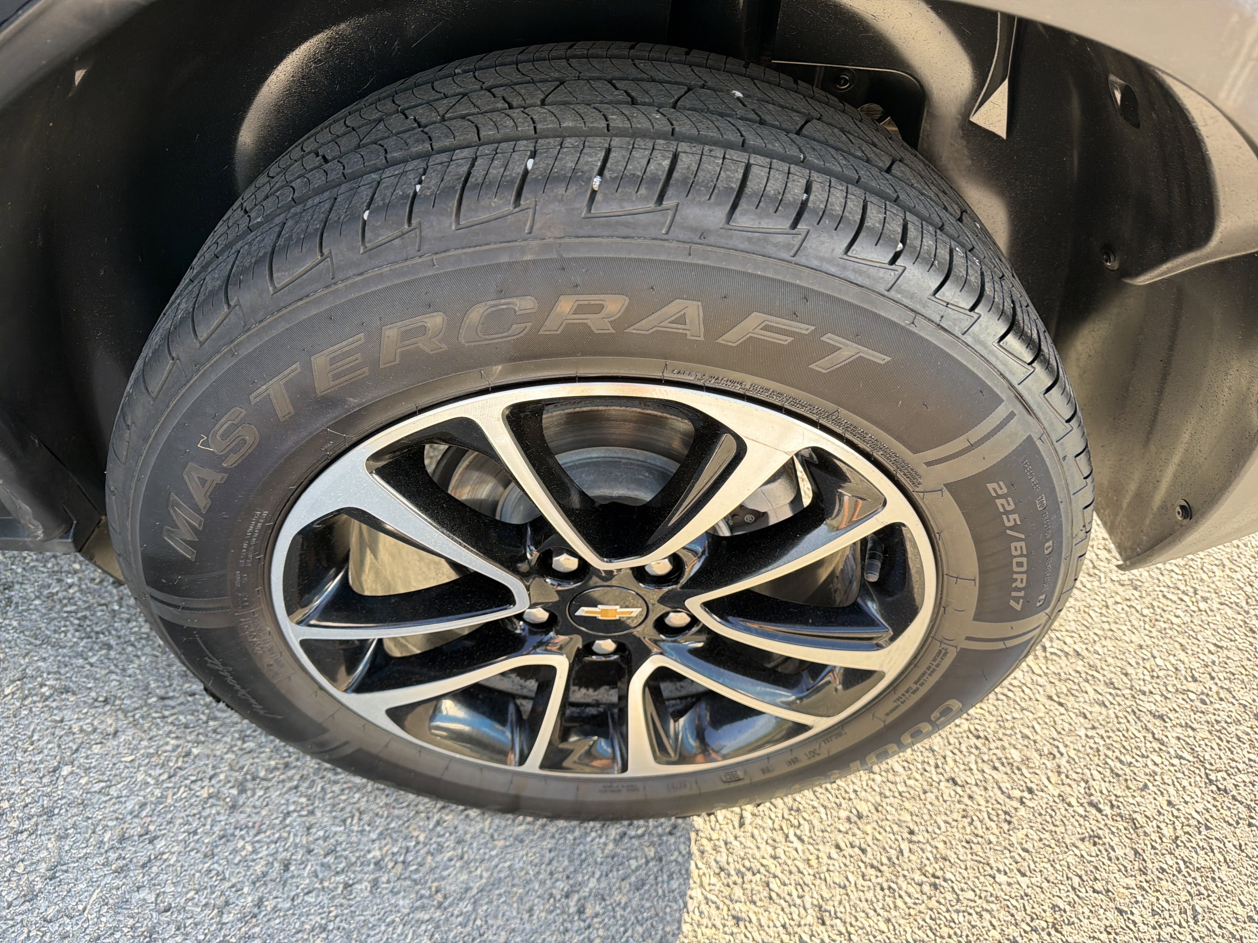 Used 2025 Chevrolet TrailBlazer LT AWD/4WD image 12