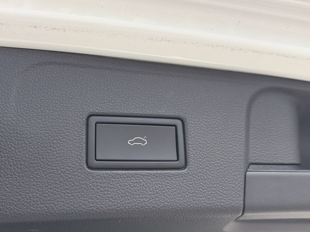 Certified 2023 Volkswagen Atlas SEL AWD/4WD image 32