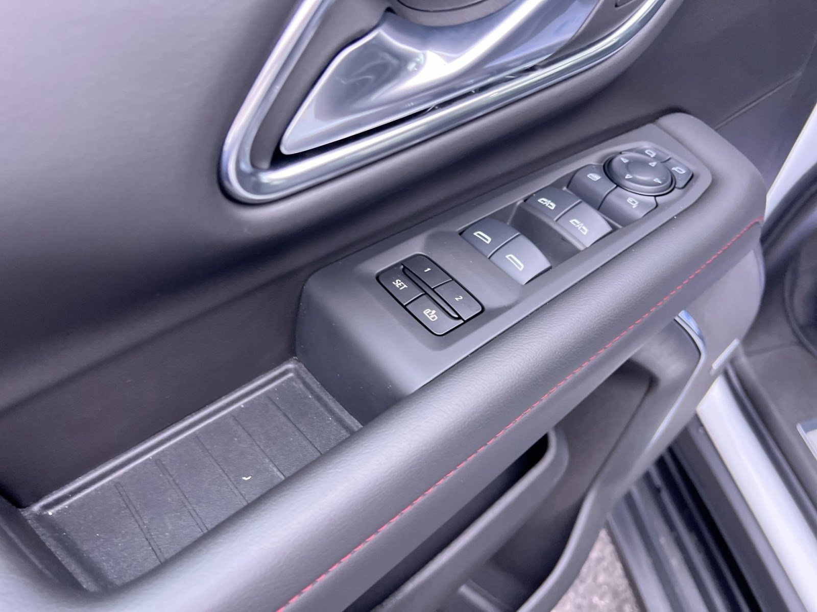 Used 2024 Chevrolet Tahoe RST w/ Luxury Package image 15