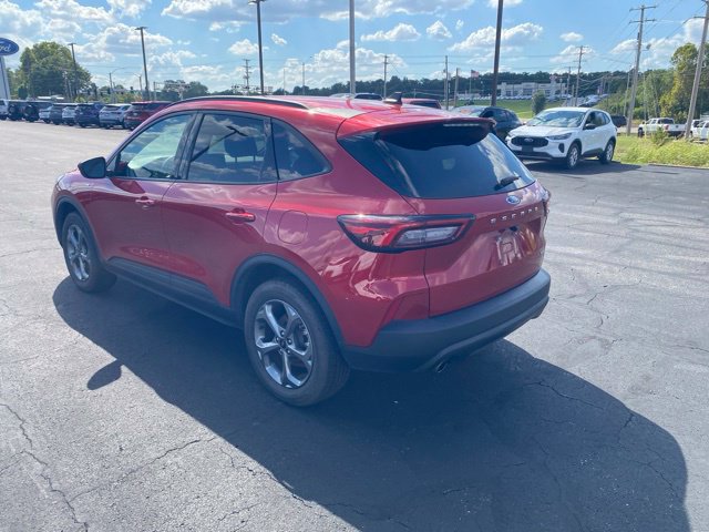 Used 2025 Ford Escape ST-Line Select AWD/4WD image 3