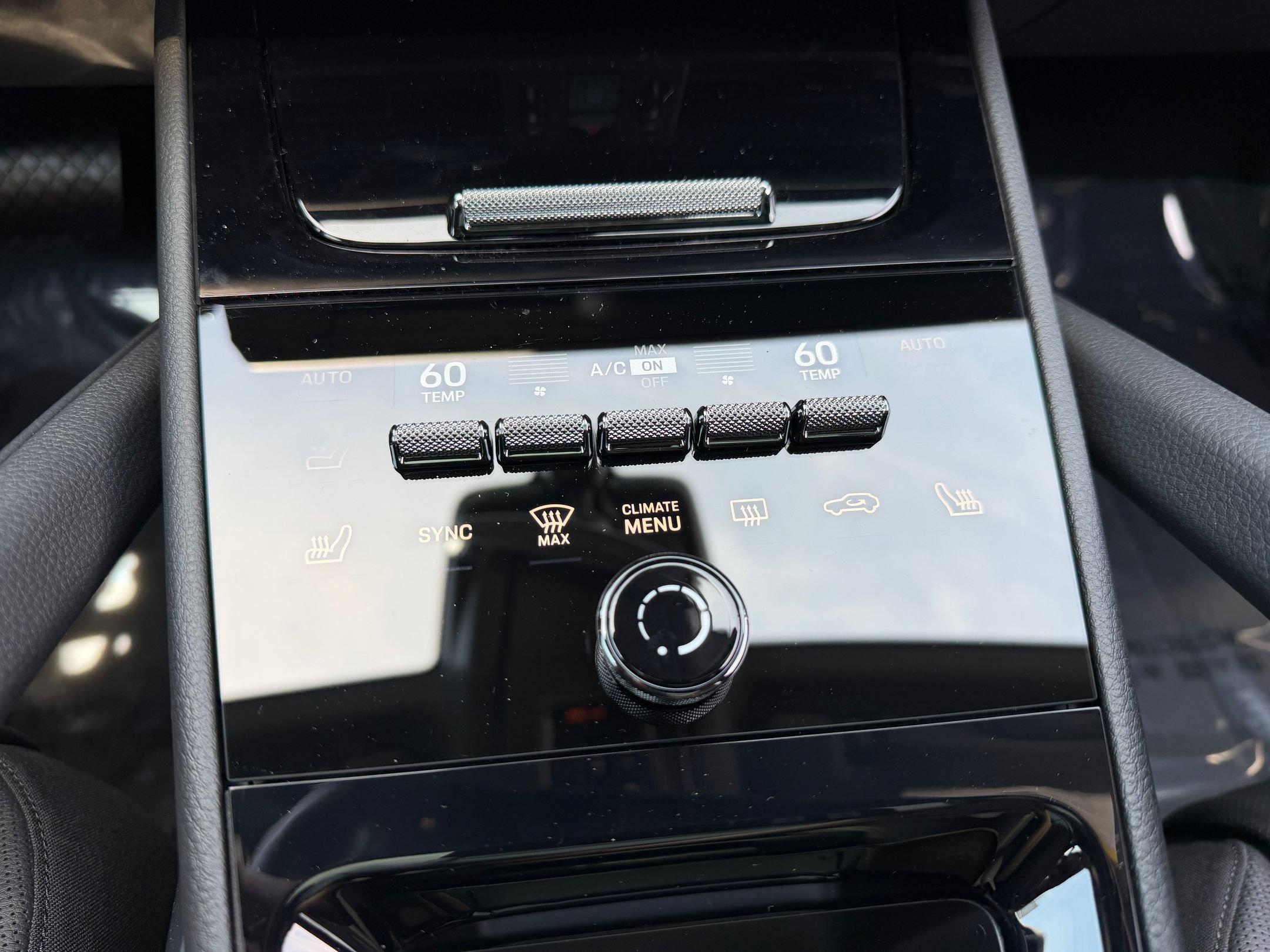 Certified 2026 Porsche Cayenne AWD/4WD image 18