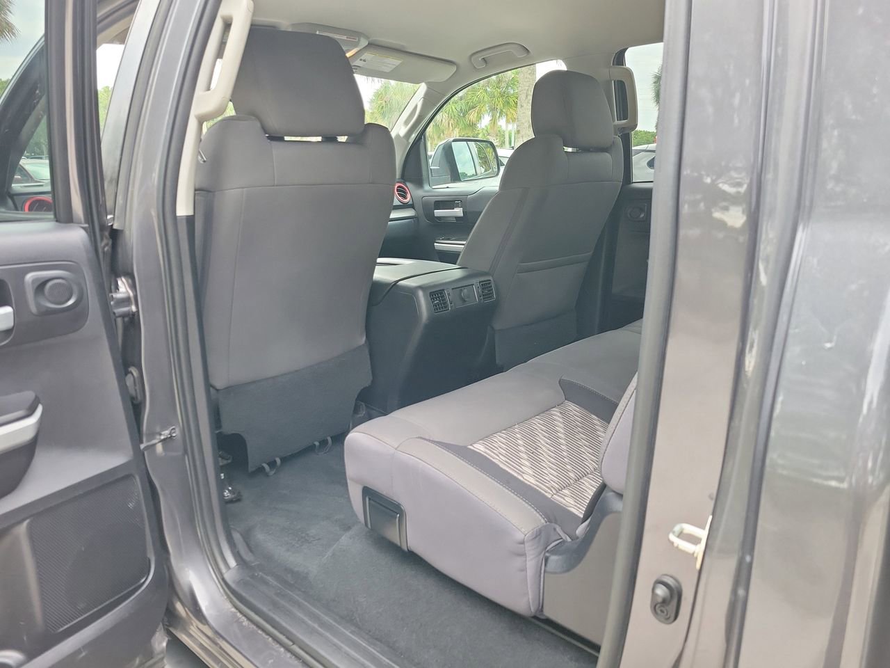 Used 2020 Toyota Tundra SR5 w/ SR5 Upgrade Package AWD/4WD image 9