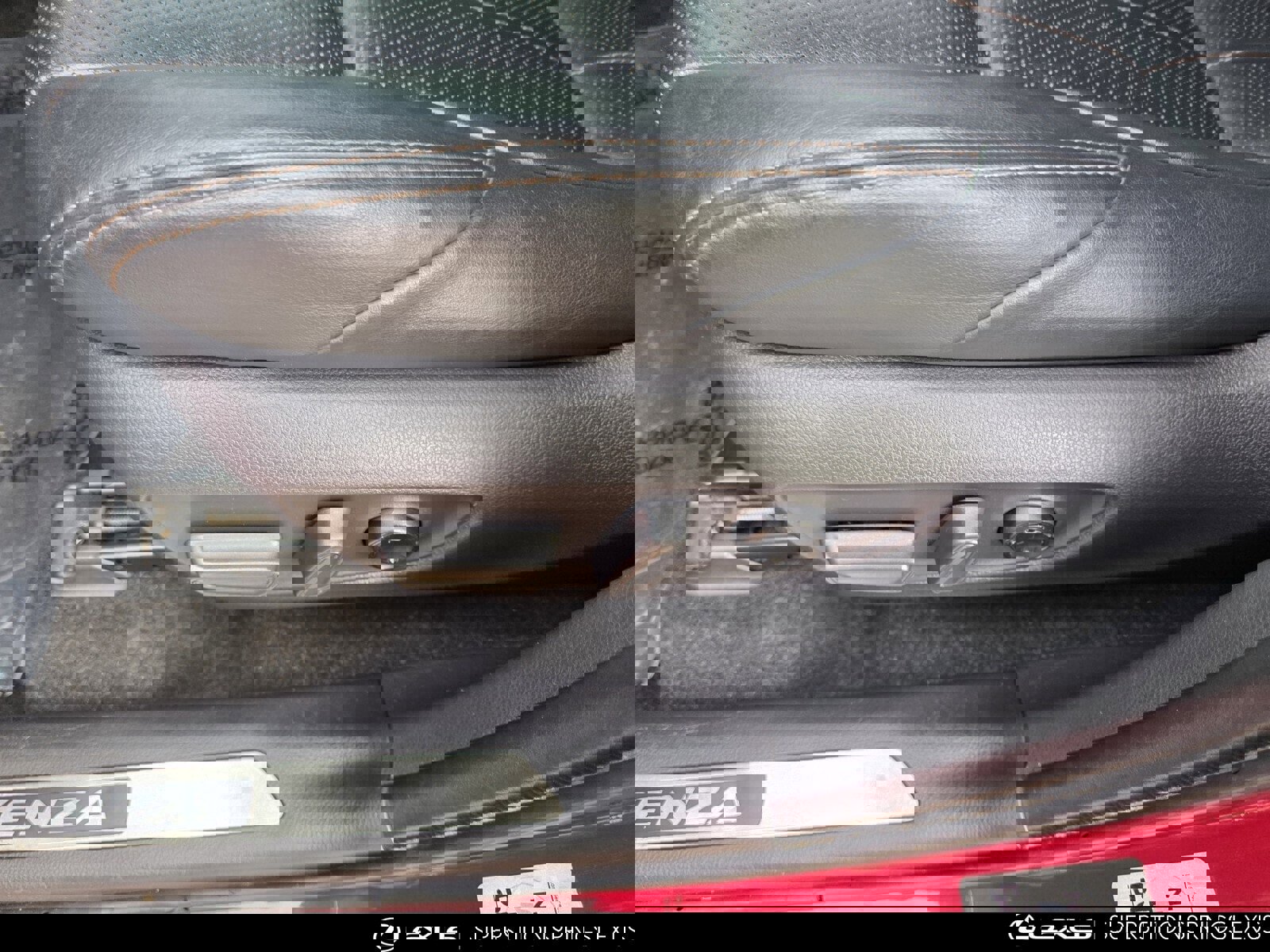 Used 2021 Toyota Venza XLE image 15