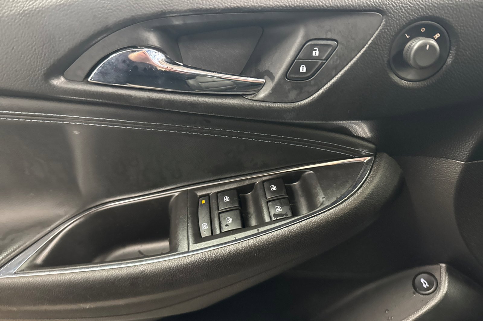 Used 2017 Chevrolet Cruze Premier image 10