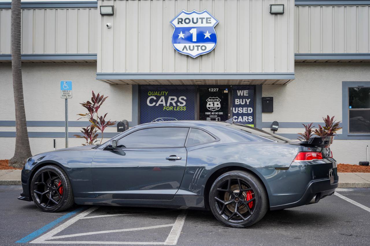 Used 2015 Chevrolet Camaro SS w/ SS Performance Package RWD image 3