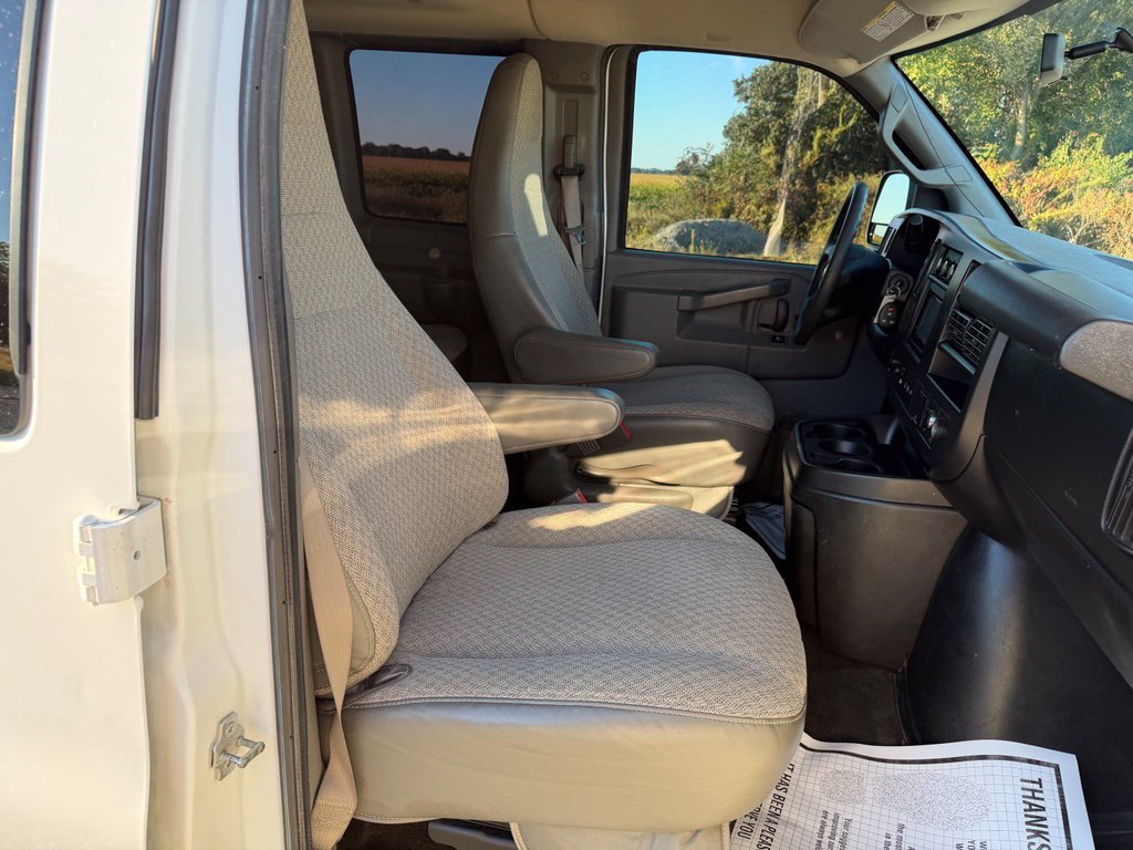 Used 2017 Chevrolet Express 3500 LT w/ LT Preferred Equipment Group RWD image 22