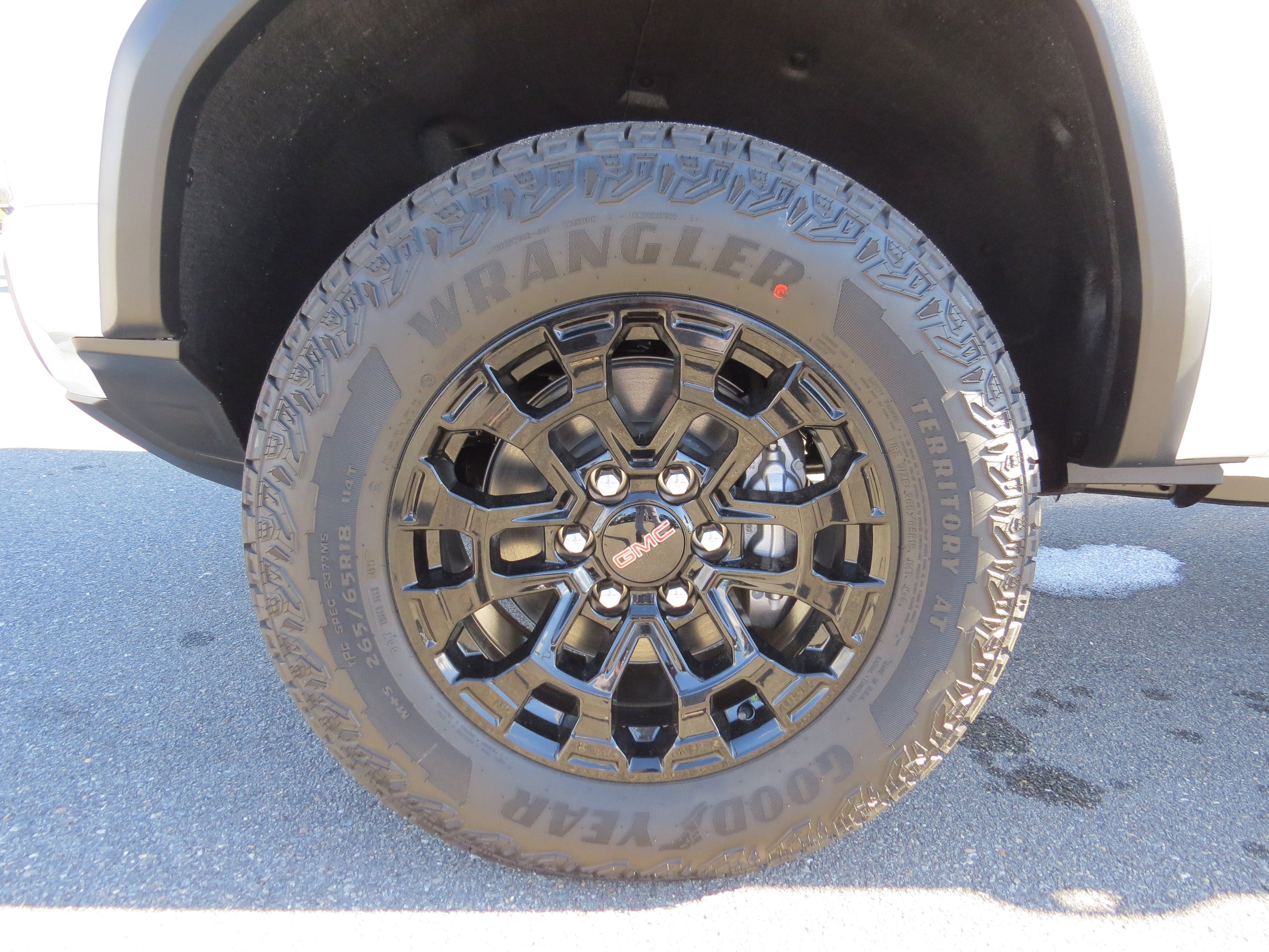 New 2026 GMC Canyon Elevation w/ Convenience Package image 14