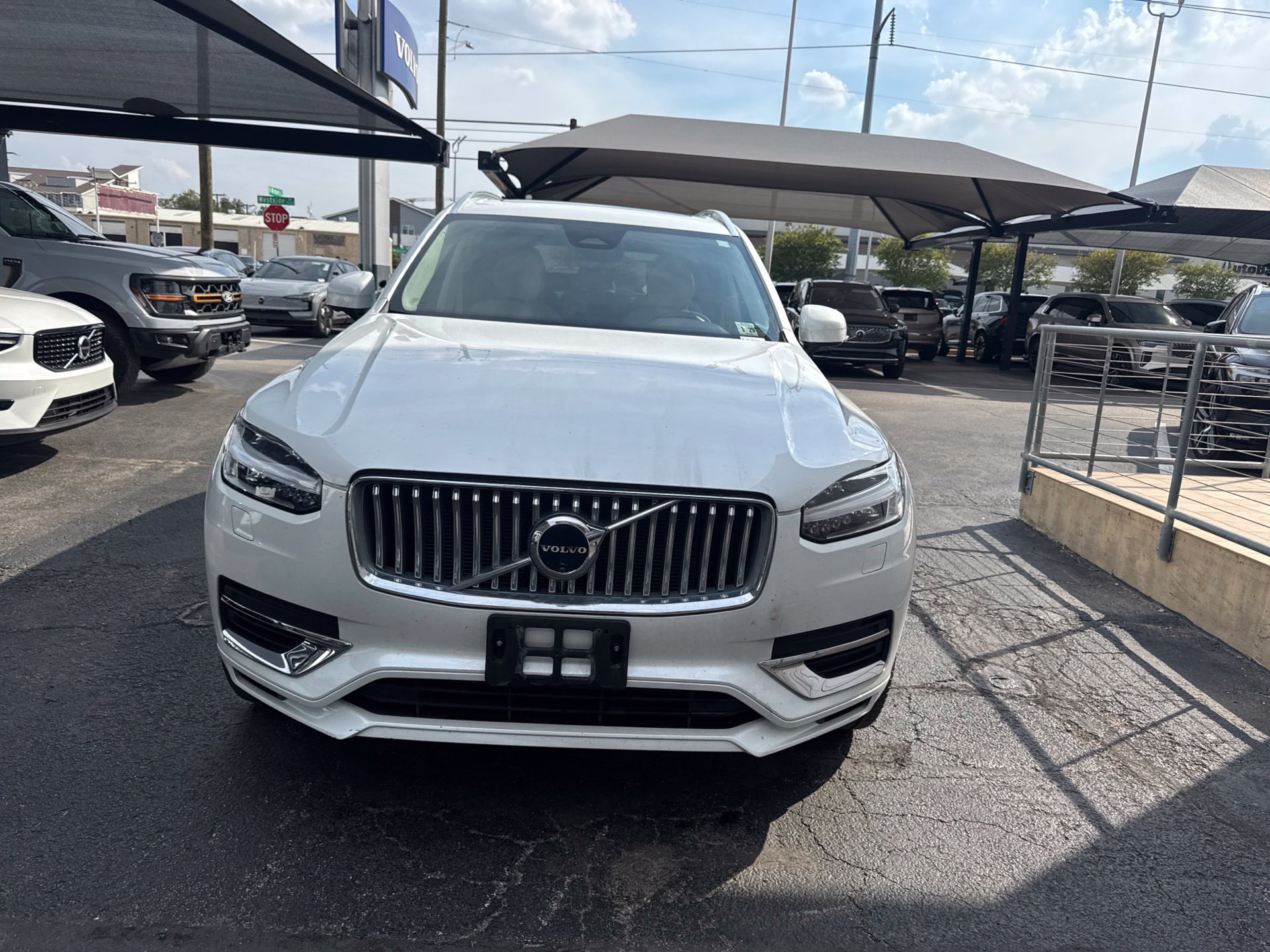 Certified 2024 Volvo XC90 T8 Plus w/ Protection Package Premier AWD/4WD image 2