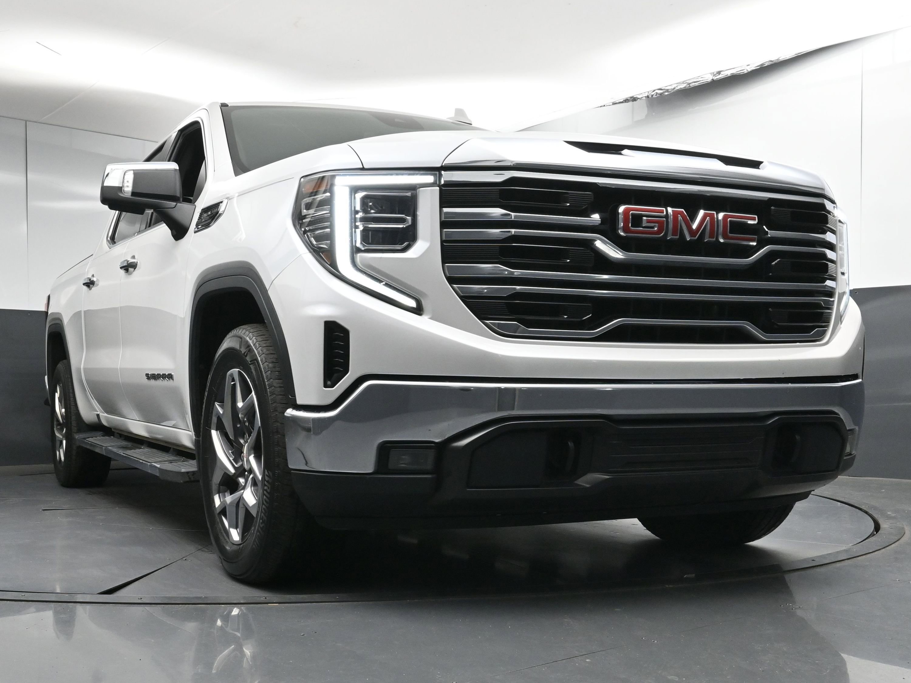 Used 2023 GMC Sierra 1500 SLT w/ SLT Premium Package image 31