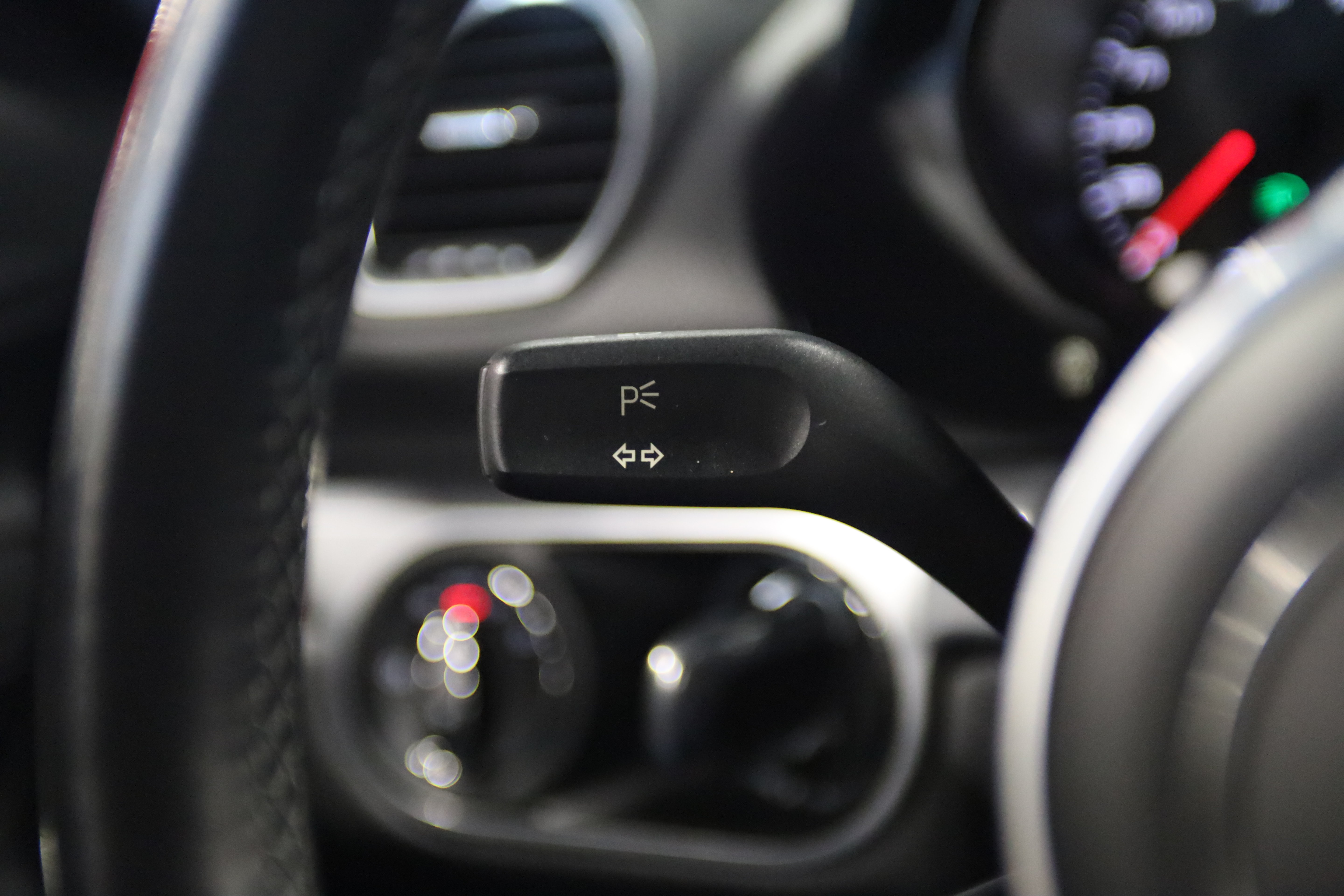 Used 2018 Porsche 718 Cayman RWD image 20