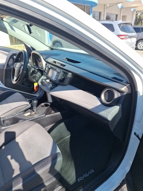 Used 2015 Toyota RAV4 XLE image 22