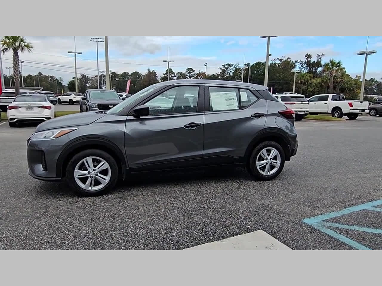 New 2025 Nissan Kicks Play S image 23