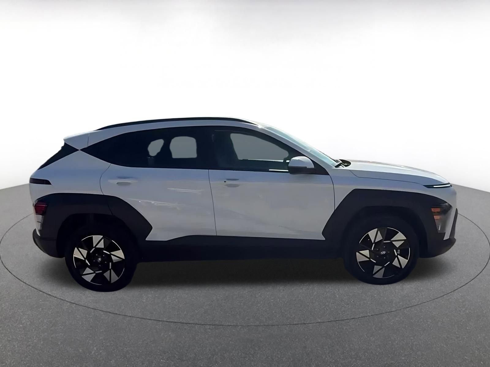 Used 2025 Hyundai Kona SEL image 16