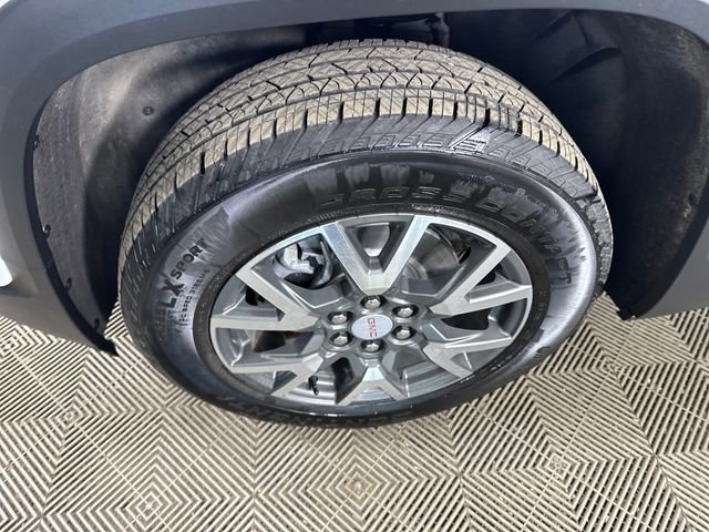 Used 2023 GMC Acadia SLE image 10