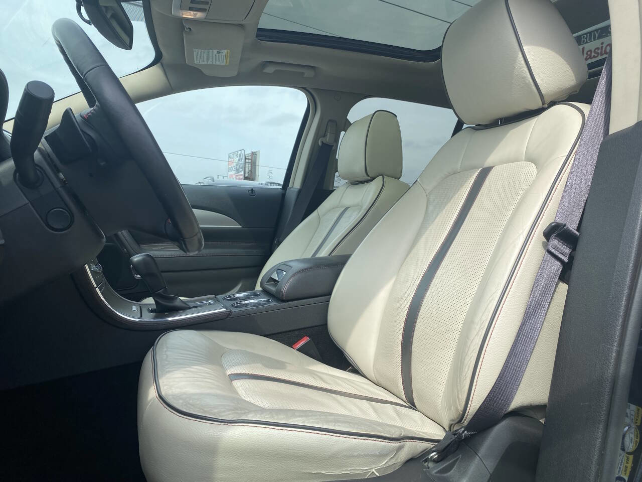 Used 2014 Lincoln MKX AWD w/ Equipment Group 102A image 16