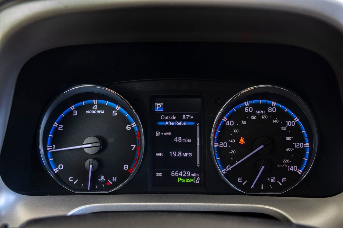 Used 2017 Toyota RAV4 Platinum FWD image 9