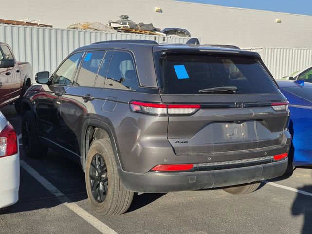 Used 2024 Jeep Grand Cherokee Altitude AWD/4WD image 7