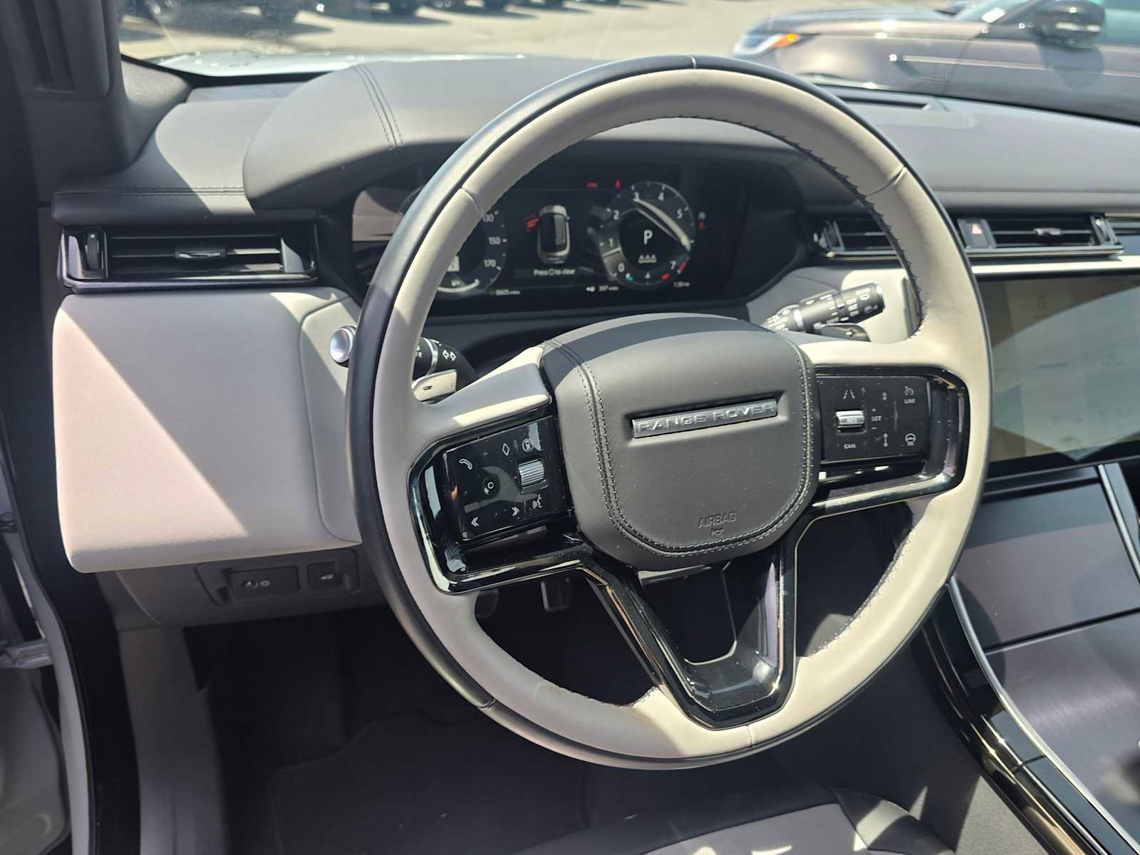 Used 2026 Land Rover Range Rover Velar Dynamic SE AWD/4WD image 25