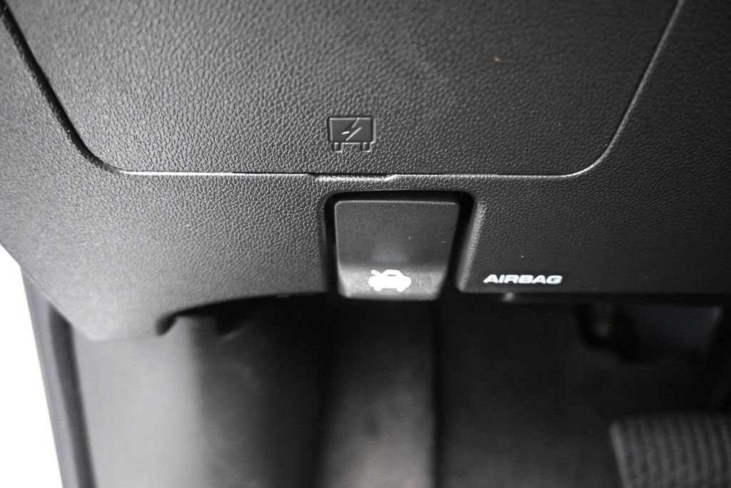 Used 2022 Buick Encore GX Essence w/ Experience Buick Package AWD/4WD image 26