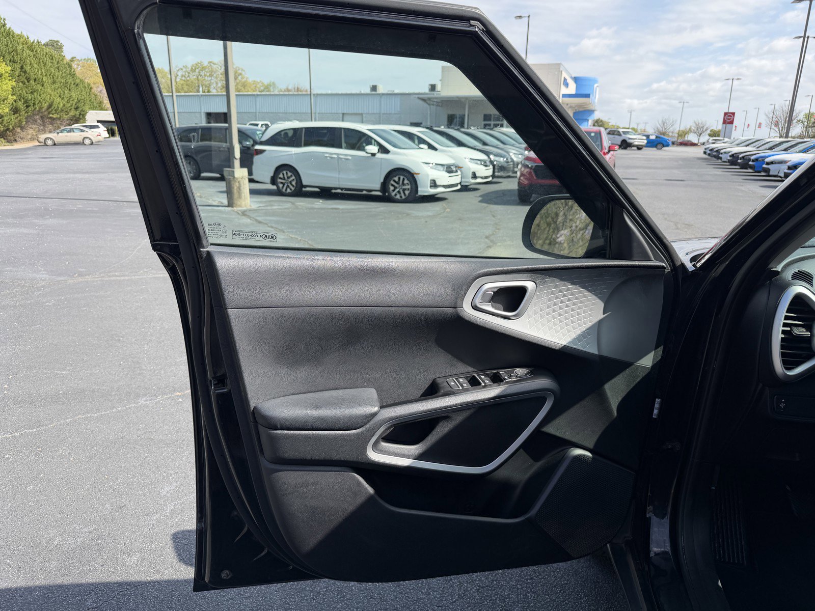 Used 2020 Kia Soul LX image 16