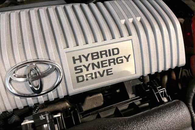 Used 2014 Toyota Prius V Two image 31