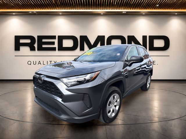 Used 2025 Toyota RAV4 LE AWD/4WD image 5