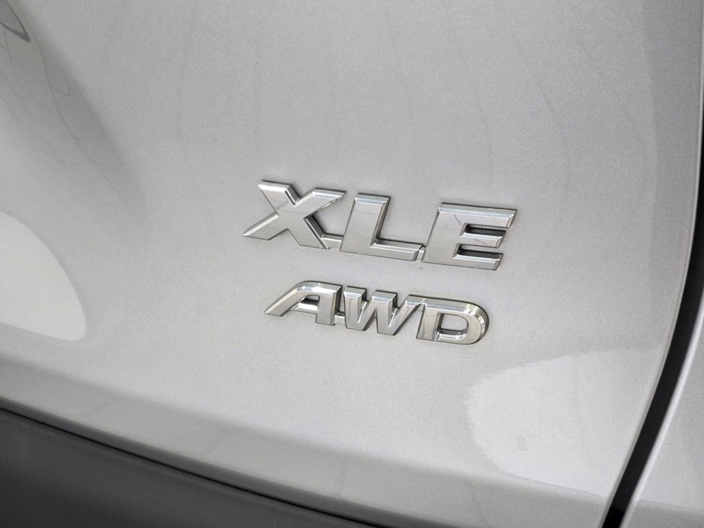 Used 2022 Toyota RAV4 XLE image 16