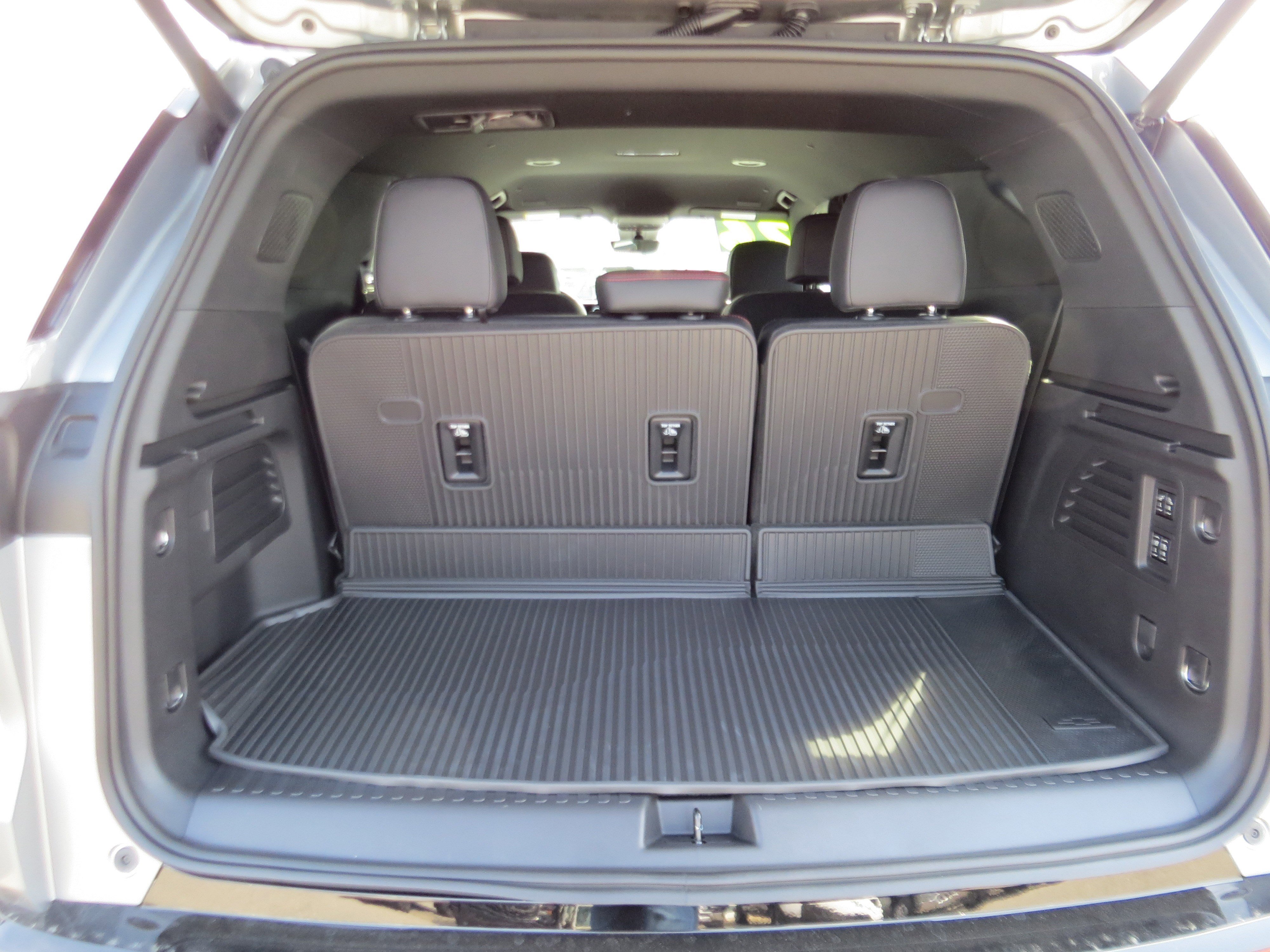 New 2026 Chevrolet Traverse RS w/ LPO, Floor Liner Package image 11