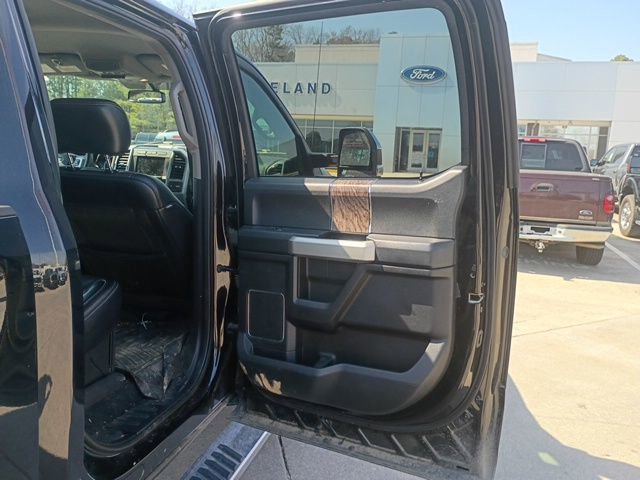 Used 2019 Ford F250 Lariat w/ Chrome Package image 16